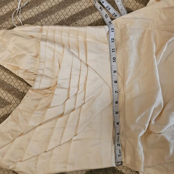 Catherine Regehr Ivory Wedding Dress M/8 - Picture 11 of 12